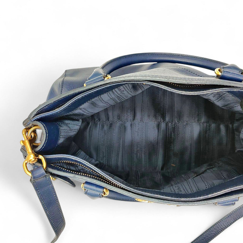 Ferragamo Saffiano Leather In Black Medium Handbag